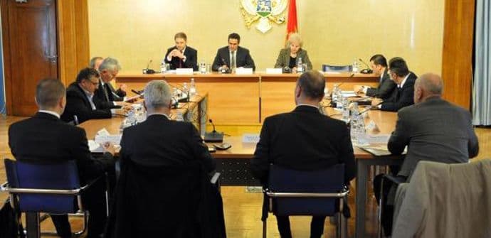 DPS glasao "za": Saslušaće Gvozdenovića u vezi hotela "As" DPS glasao "za": Saslušaće Gvozdenovića u vezi hotela "As"