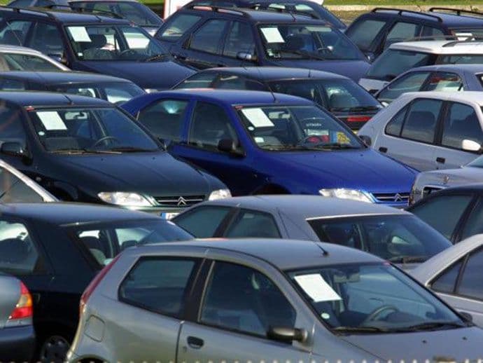 Albanija: Zaplijenjena ukradena auta iz Crne Gore, BiH, Hrvatske... Albanija: Zaplijenjena ukradena auta iz Crne Gore, BiH, Hrvatske...