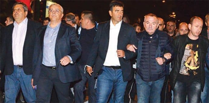 Frontu 1,3 miliona eura iako bojkotuju parlament Frontu 1,3 miliona eura iako bojkotuju parlament