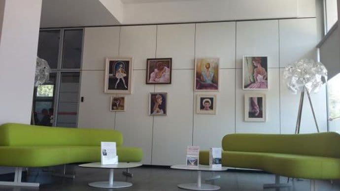 Slike Ane Grujičić u Prostoru za umjetnost Societe Generale banke Slike Ane Grujičić u Prostoru za umjetnost Societe Generale banke