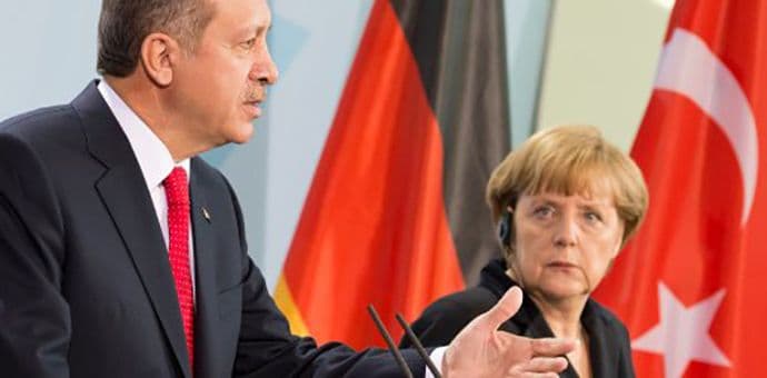 Merkel Erdoganu: Umjetnička sloboda upisana je u naš ustav Merkel Erdoganu: Umjetnička sloboda upisana je u naš ustav