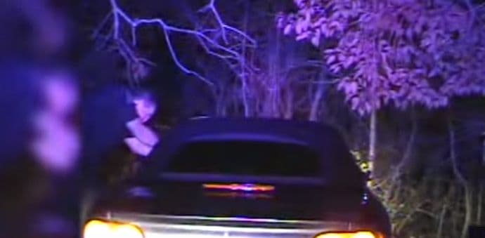 VIDEO: Uslovna kazna za policajaca koji je ispraznio šaržer u crnca VIDEO: Uslovna kazna za policajaca koji je ispraznio šaržer u crnca