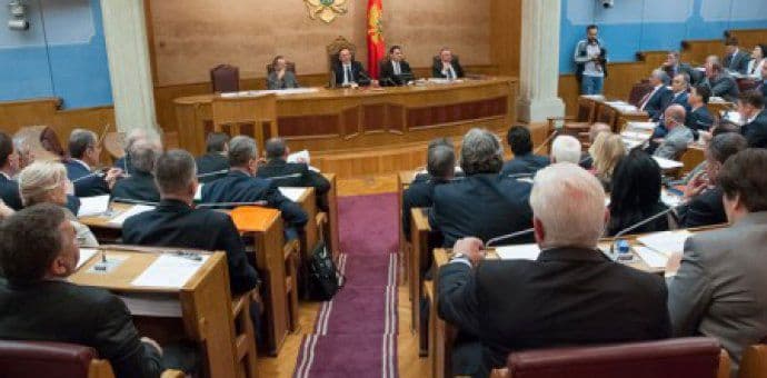 Skupštinski budžet: Za službena putovanja skoro 700.000 eura Skupštinski budžet: Za službena putovanja skoro 700.000 eura