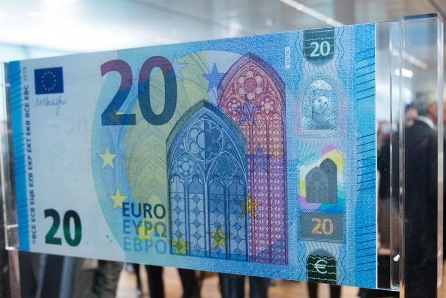 Euro oštro pao Euro oštro pao