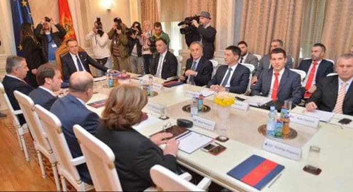 Opozicija traži i supotpis i posebna ovlašćenja Opozicija traži i supotpis i posebna ovlašćenja