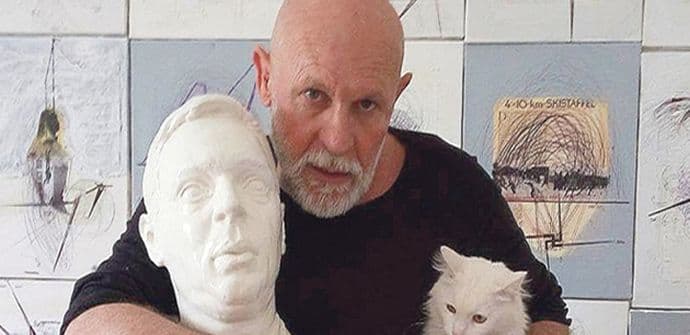 Umjetnik iz Novog Sada vaja biste Vučića, da bi ih javno razbijao maljem Umjetnik iz Novog Sada vaja biste Vučića, da bi ih javno razbijao maljem