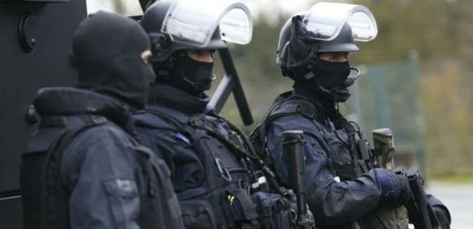 Francuska produžava vanredno stanje zbog Evropskog prvenstva u fudbalu Francuska produžava vanredno stanje zbog Evropskog prvenstva u fudbalu