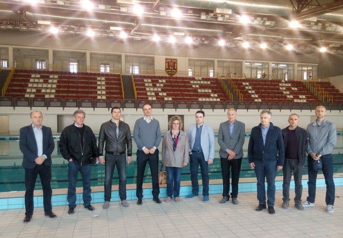 FOTO: Završni radovi na zatvorenom bazenu u Nikšiću FOTO: Završni radovi na zatvorenom bazenu u Nikšiću
