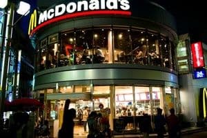 MCDONALDS: Sakrili 2,2 milijarde EUR profita MCDONALDS: Sakrili 2,2 milijarde EUR profita