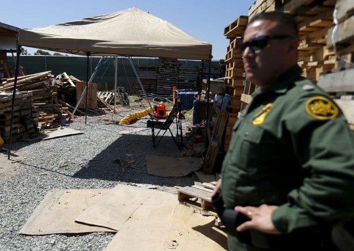 Tunelom krijumčarili tone droge iz Meksika Tunelom krijumčarili tone droge iz Meksika