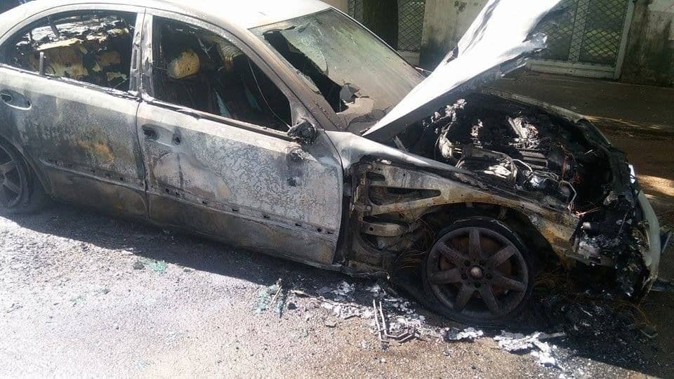 PODGORICA: U podmetnutom požaru izgorio „mercedes“ (FOTO) PODGORICA: U podmetnutom požaru izgorio „mercedes“ (FOTO)