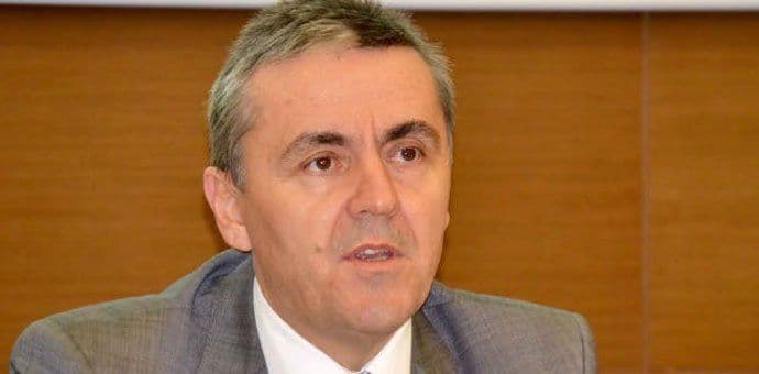 Guverner CBCG predlaže smanjenje zarada u javnom sektoru Guverner CBCG predlaže smanjenje zarada u javnom sektoru