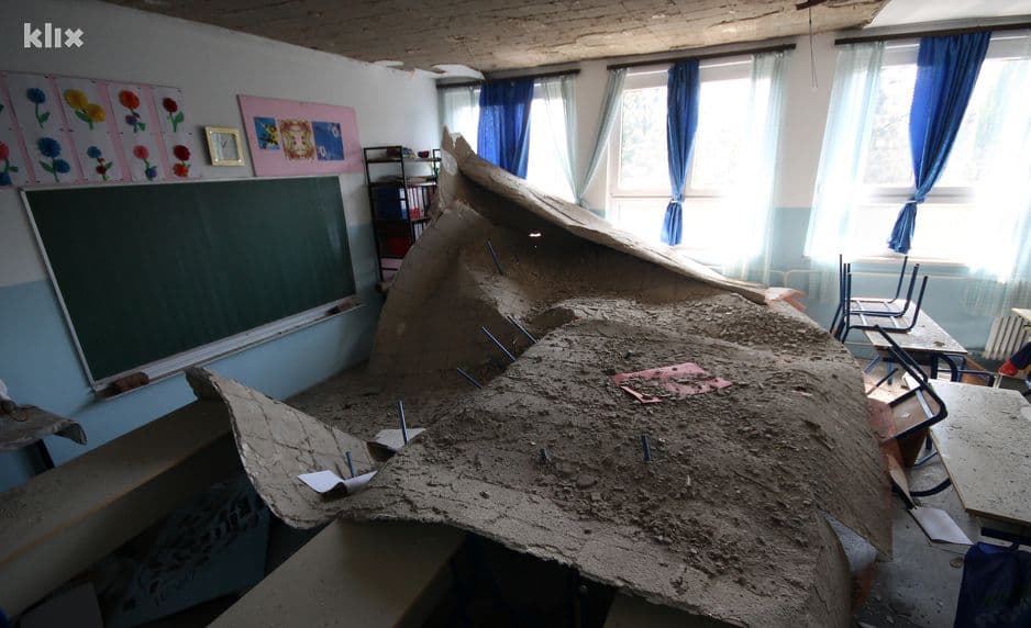 Direktorica zeničke škole u kojoj je pao dio plafona: Niko ne želi preuzeti odgovornost Direktorica zeničke škole u kojoj je pao dio plafona: Niko ne želi preuzeti odgovornost