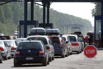 Baltičke zemlje zabranile ulaz vozilima sa ruskim tablicama Baltičke zemlje zabranile ulaz vozilima sa ruskim tablicama