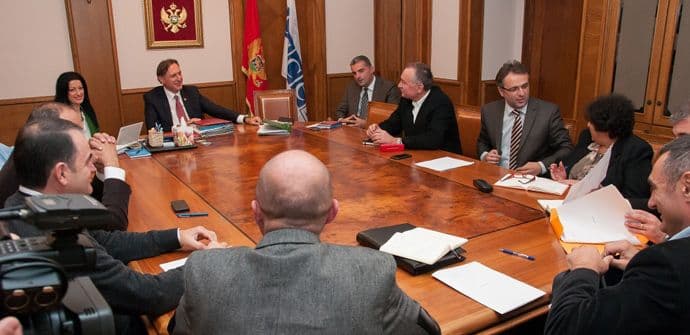 Skupština u srijedu, protesti DF-a počinju u utorak veče Skupština u srijedu, protesti DF-a počinju u utorak veče