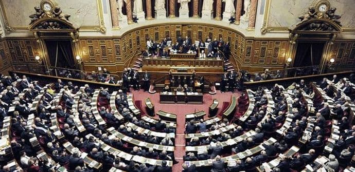 Skupština Francuske podržala rezoluciju o ukidanju sankcija Rusiji Skupština Francuske podržala rezoluciju o ukidanju sankcija Rusiji