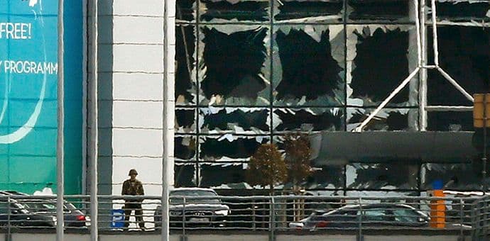 V. Britanija: Troje uhapšenih zbog veza s terorističkim napadima u Briselu V. Britanija: Troje uhapšenih zbog veza s terorističkim napadima u Briselu