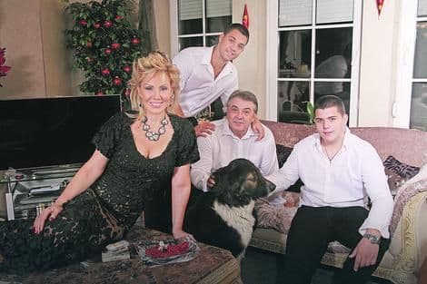 Britansku javnost uzburkala navodna afera Bobe Živojinovića i princeze Dajane Britansku javnost uzburkala navodna afera Bobe Živojinovića i princeze Dajane