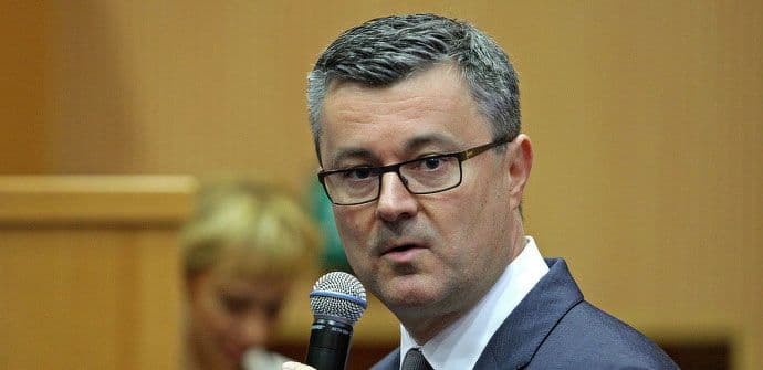 Novinari se žale da ne razumiju hrvatskog premijera Oreškovića Novinari se žale da ne razumiju hrvatskog premijera Oreškovića