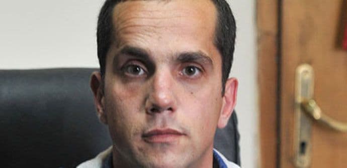 Zenović: Zapaliću se ispred Skupštine Zenović: Zapaliću se ispred Skupštine