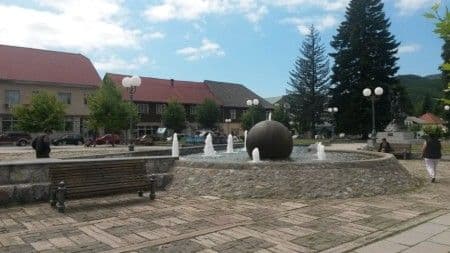 Čovjek koji „savija“ drvo Čovjek koji „savija“ drvo