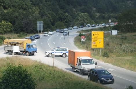 TRAGEDIJA KOD ZLATIBORA: Mladić poginuo, njegovom drugu se bore za život TRAGEDIJA KOD ZLATIBORA: Mladić poginuo, njegovom drugu se bore za život