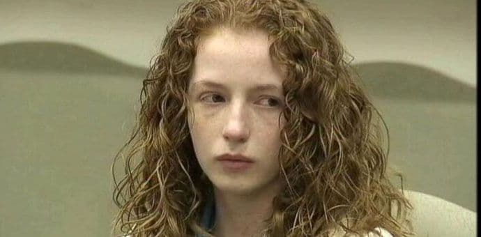 Upucan, izlomljen, pa zapaljen: Tinejdžerka (15) organizovala ubistvo svog bivšeg dečka Upucan, izlomljen, pa zapaljen: Tinejdžerka (15) organizovala ubistvo svog bivšeg dečka