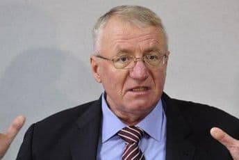 Šešelj: Englezi zabili glogov kolac u srce lešine EU 