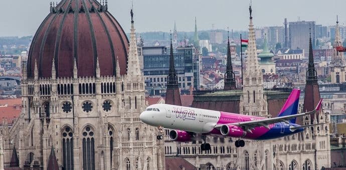 VIDEO: Airbus A321 u letu na 100 metara iznad Budimpešte VIDEO: Airbus A321 u letu na 100 metara iznad Budimpešte