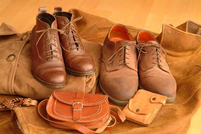 Napravljen novčanik, cipele i kaiš od ljudske kože Napravljen novčanik, cipele i kaiš od ljudske kože