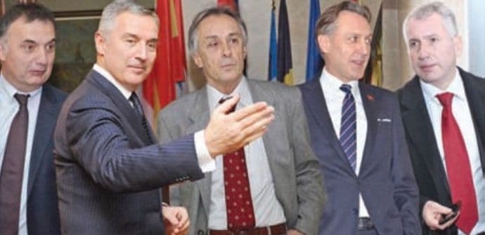 ANALIZA: Zašto je Đukanović morao da posreduje unutar opozicije i sam bira opozicionog ministra finansija ANALIZA: Zašto je Đukanović morao da posreduje unutar opozicije i sam bira opozicionog ministra finansija