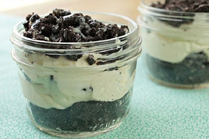 Bez pečenja: Oreo čiz-kejk od tri sastojka spreman za 5 minuta Bez pečenja: Oreo čiz-kejk od tri sastojka spreman za 5 minuta