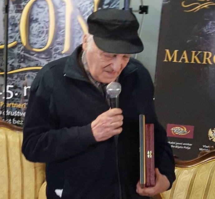 Refestikon: Žurić uručio Zlatnog zmaja Filipu Davidu Refestikon: Žurić uručio Zlatnog zmaja Filipu Davidu