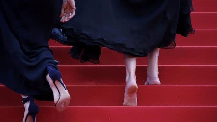 Protest Džulije Roberts: Bosonoga na crvenom tepihu u Kanu Protest Džulije Roberts: Bosonoga na crvenom tepihu u Kanu