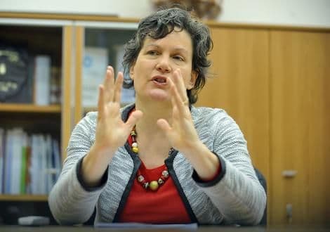 Ministarka poslala uputstva na adrese javnih službenika: Budite kao Danci Ministarka poslala uputstva na adrese javnih službenika: Budite kao Danci