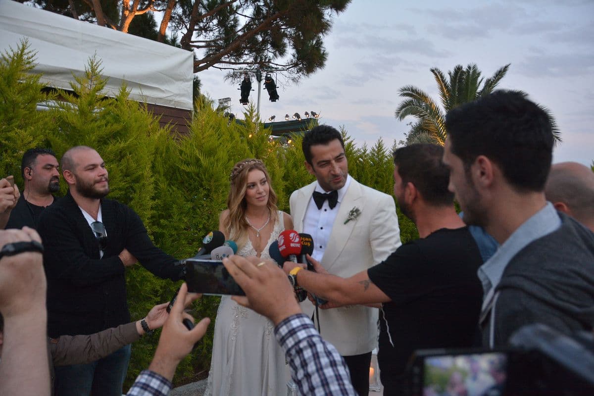 Oženio se popularni Ezel Oženio se popularni Ezel