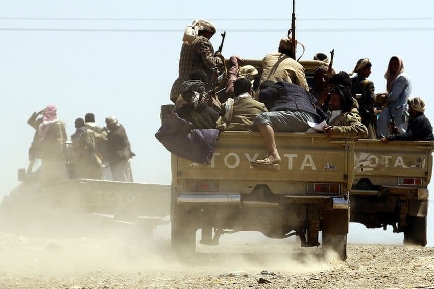 Samoubilački bombaški napad u Jemenu: Ubijeno 25, ranjeno 60 vojnika u kasarni Samoubilački bombaški napad u Jemenu: Ubijeno 25, ranjeno 60 vojnika u kasarni