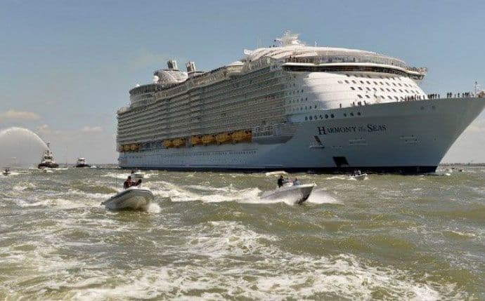 KRALJ SVIH BRODOVA: Isplovio najveći kruzer na svijetu, cijene monstruozne KRALJ SVIH BRODOVA: Isplovio najveći kruzer na svijetu, cijene monstruozne