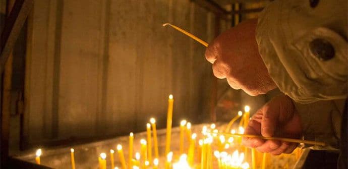 Svijeće za plavokosog anđela Svijeće za plavokosog anđela