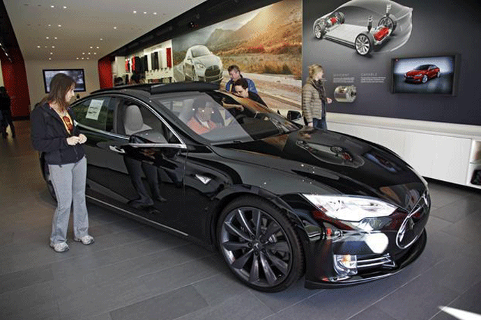 Slovenac tužio "Teslu": Stranci rade 70h za 5$ Slovenac tužio "Teslu": Stranci rade 70h za 5$