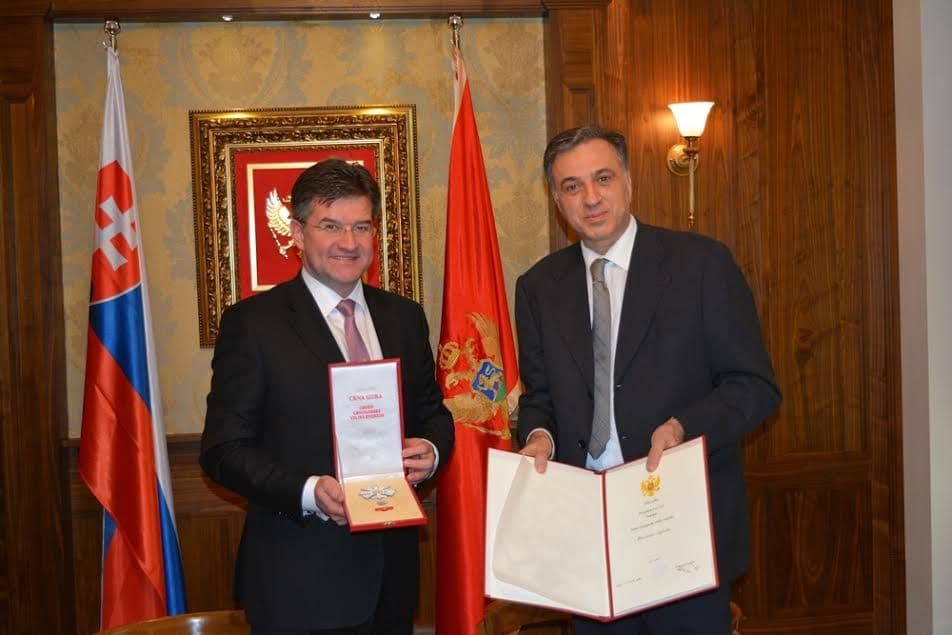 Vujanović uručio Lajčaku orden Crnogorske velike zvijezde Vujanović uručio Lajčaku orden Crnogorske velike zvijezde