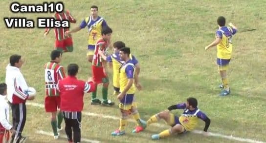 Argentinski fudbaler preminuo na terenu Argentinski fudbaler preminuo na terenu