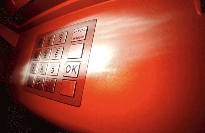 Mega pljačka: Lažnjacima ojadili 1.400 bankomata Mega pljačka: Lažnjacima ojadili 1.400 bankomata