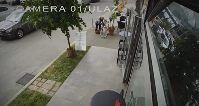 Lopovluk pod stare dane: Baba ukrala bicikl Lopovluk pod stare dane: Baba ukrala bicikl