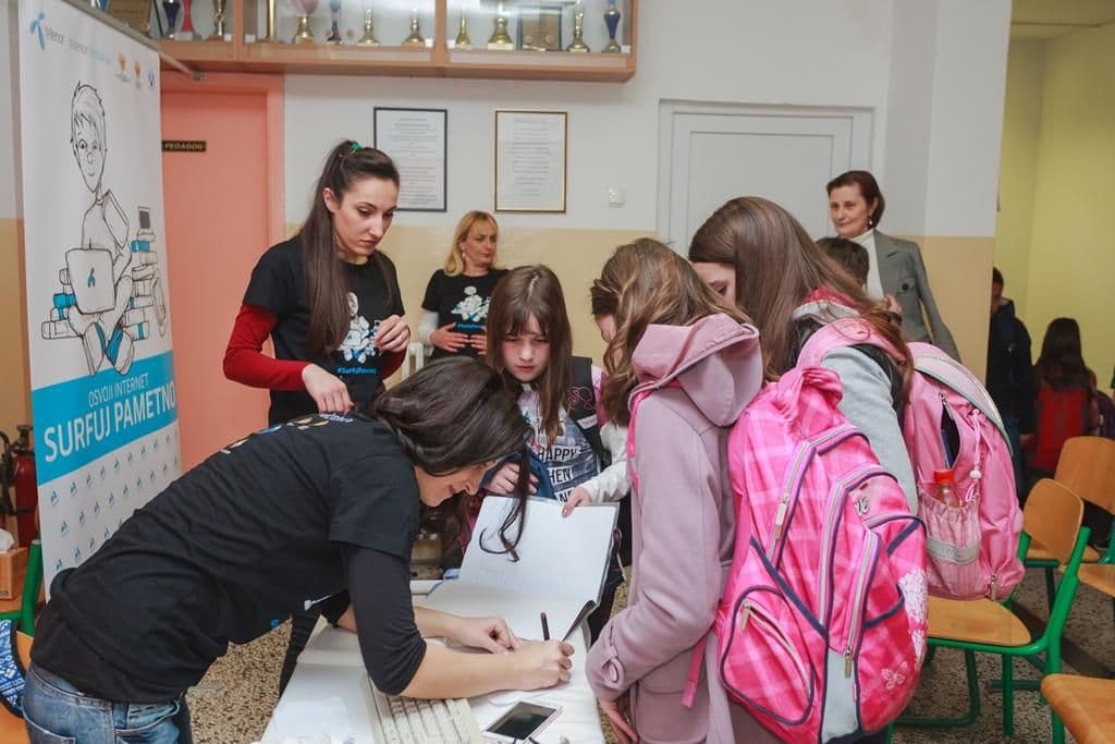 O bezbjednom internetu učilo više od pet hiljada osnovaca O bezbjednom internetu učilo više od pet hiljada osnovaca