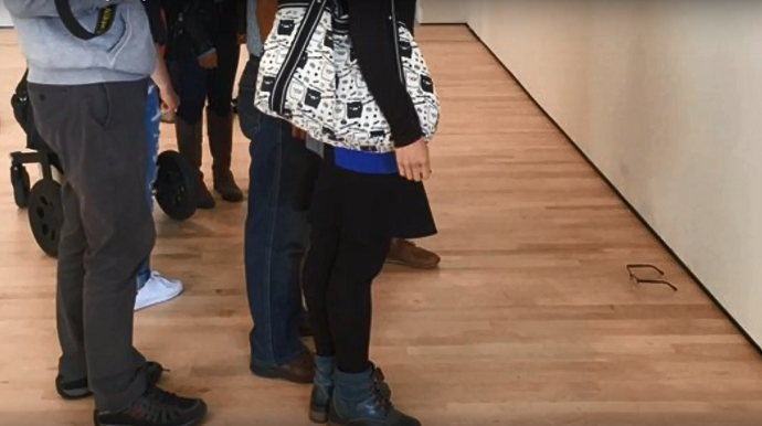 Za naočare na podu muzeja mislili da je eksponat Za naočare na podu muzeja mislili da je eksponat