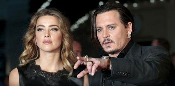 Dva braka, tri vjeridbe i tetovaža zbog koje se kaje: Sve propale ljubavi Džonija Depa Dva braka, tri vjeridbe i tetovaža zbog koje se kaje: Sve propale ljubavi Džonija Depa