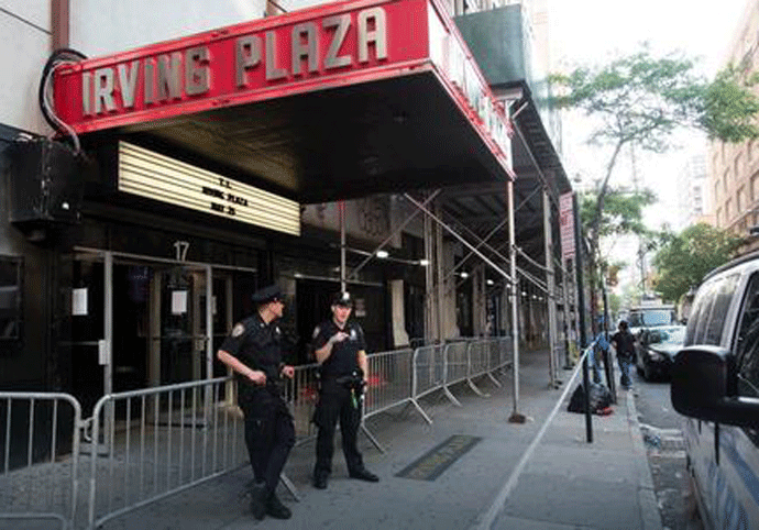 Reper pucao na koncertu, jedna osoba ubijena, tri ranjene Reper pucao na koncertu, jedna osoba ubijena, tri ranjene