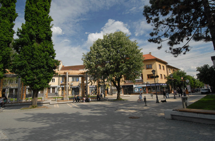 Ukrao taksi vozilo, izazvao udes i sletio u kanal Ukrao taksi vozilo, izazvao udes i sletio u kanal