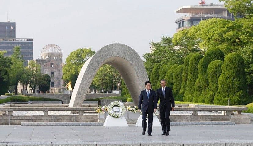 Hirošima: Obama položio vijenac, bez izvinjenja Hirošima: Obama položio vijenac, bez izvinjenja